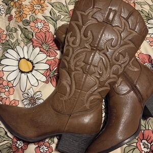 Chic Brown Embroidered Boots